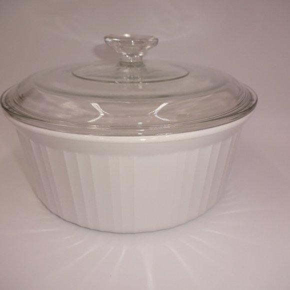 Round Corning Ware French White Covered Casserole Dish & Lid 2.5 L F-1-B - Picture 4 of 7